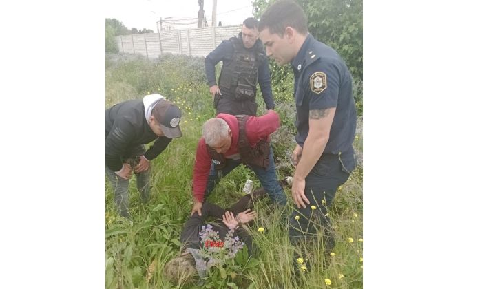 Florencio Varela – Anillo digital, persecución y detención de tres hombres por robo automotor